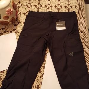 Women's Eddie Bauer capri pants